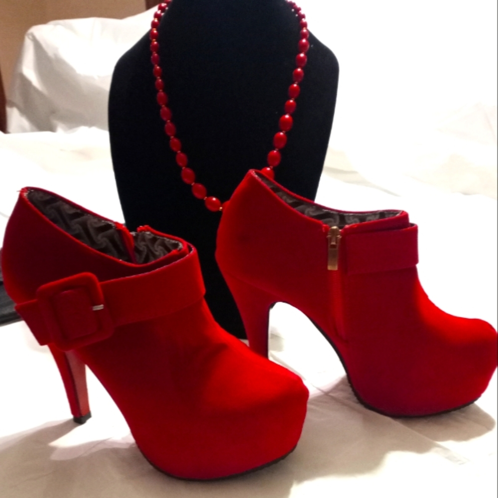 Vero Cuoio Red Faux Suede Platform Booties.